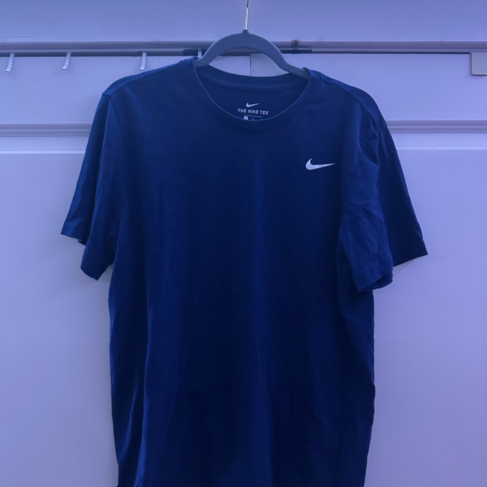Nike Men's Blue T-Shirt